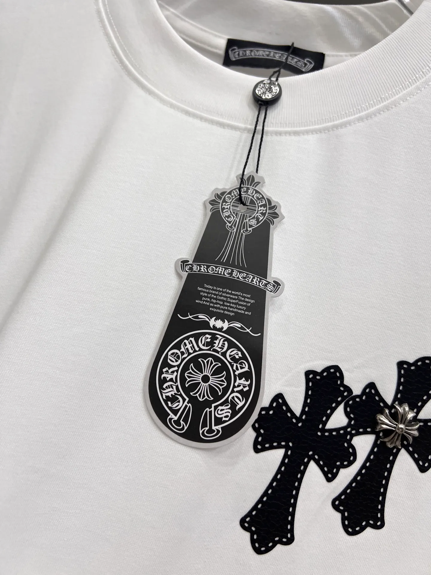 🅿️190 CH Crow 2025 Autumn and Winter New Short-sleeved T-shirt Cross leather craft Customized hardware metal + Middle Eastern Australian diamond design craft The real thing is great🔥Same style for men and women, loose version Size S M L XL XXL Five sizes black white